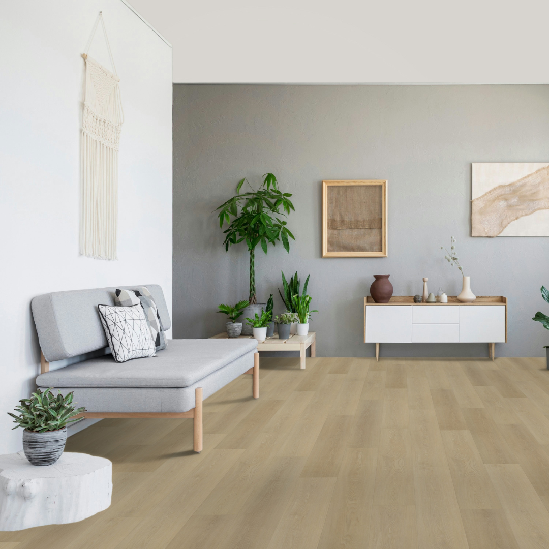 Geräumiges helles Wohnzimmer,  mit modernen Möbeln, Klick Vinyl Eichen Lippesse Boden verlegt