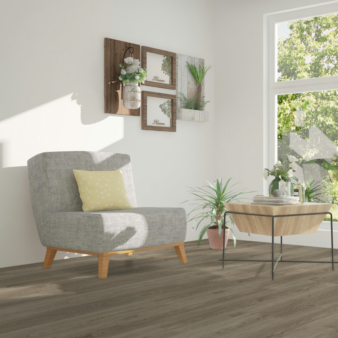 Helles Wohnzimmer mit Holzmöbeln und einem Klick Vinyl Eiche Limmat Boden 